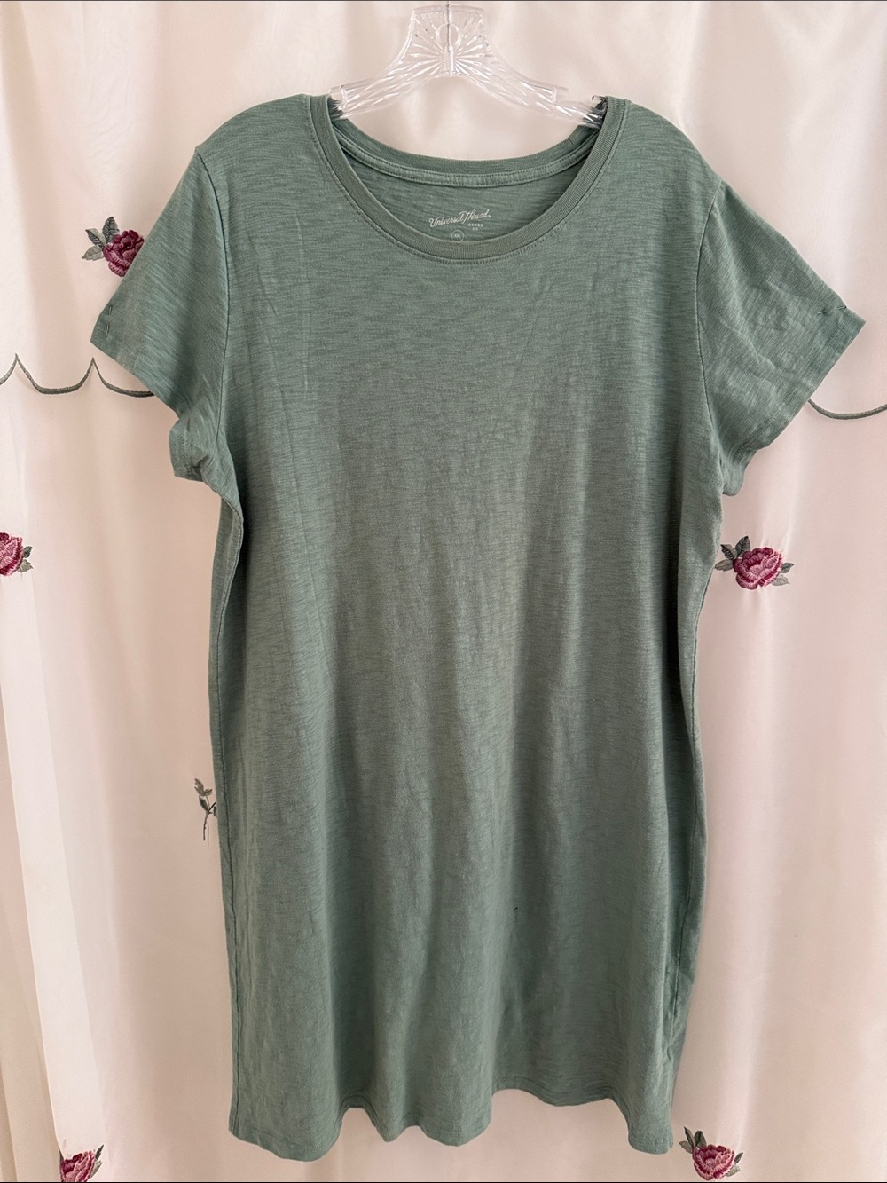 Universal Thread Sage Green Crewneck Midi Dress